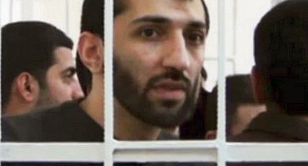 Главный редактор сайта Azadxeber.org Ниджат Алиев в зале суда. Кадр из видеорепортажа телеканала obyektiv.tv