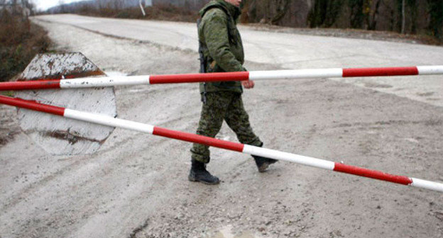 КПП "Верхний Ларс" на российско-грузинской границе. Фото http://www.yuga.ru/