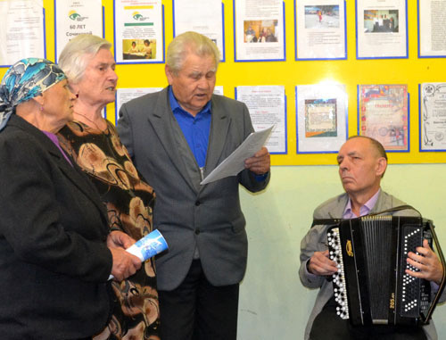 Члены Общества слепых города провели встречу в честь международного дня "белой трости". Сочи, 16 ноября 2013 г. Фото Светланы Кравченко для "Кавказского узла"