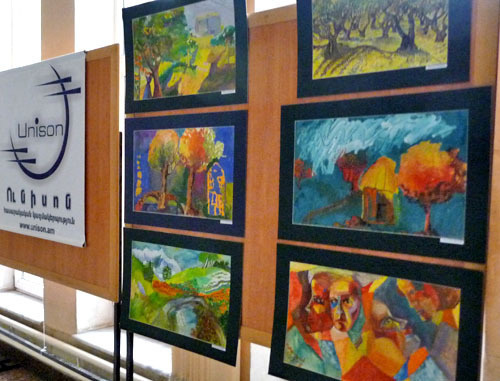 Фотовыставка "Пришло время для реализации наших возможностей", приуроченная к Международному дню инвалидов открылась в Ереване. 29 ноября 2013 г. Фото Армине Мартиросян для "Кавказского узла"