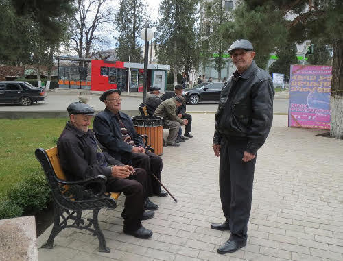 Нагорный Карабах, Степанакерт, 2 декабря 2013 г. Пенсионеры в центральном сквере, известном под названием "Пятачок". Фото Алвард Григорян для "Кавказского узла" 