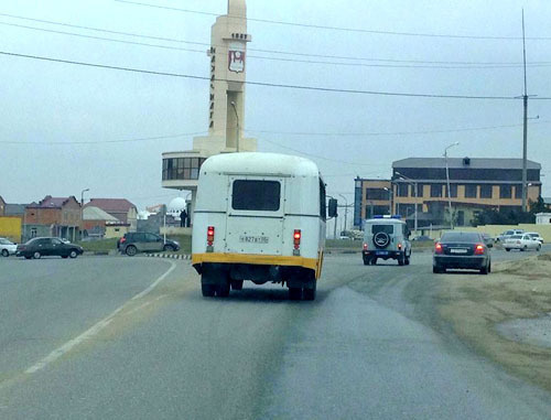 Автобус, в который посадили задержанных прихожан мечети поселка Ленинкент. Дагестан, 20 декабря 2013 г. Фото предоставлено очевидцем