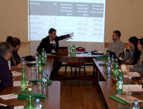 Встреча участников проекта «Региональное сотрудничество для мира и стабильности» с грузинскими экспертами. Тбилиси, 11 февраля 2014 г. Фото Эдиты Бадасян для "Кавказского узла"