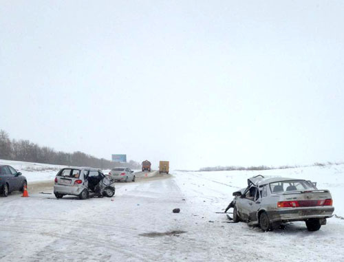 На месте ДТП в Михайловском районе Волгоградской области. 1 марта 2014 г. Фото http://www.gibdd.ru/ На месте ДТП в Михайловском районе Волгоградской области. 1 марта 2014 г. Фото http://www.gibdd.ru/