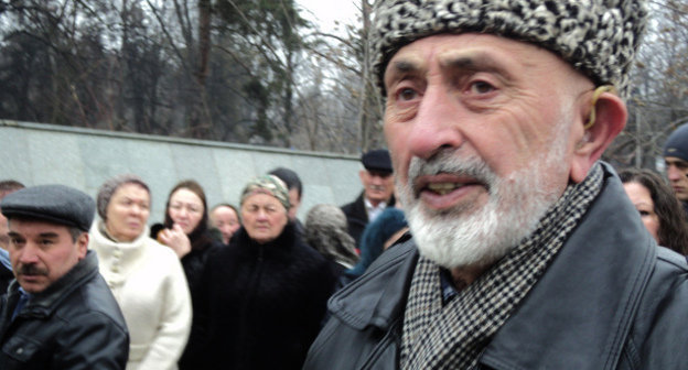 Участники митинга памяти, посвященного 70-летию депортации балкарского народа. Нальчик, 8 марта 2014 г. Фото Луизы Оразаевой для "Кавказского узла" 