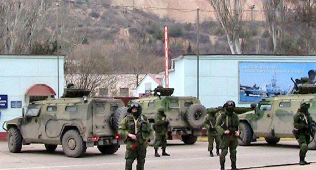 Военная техника в Крыму. Март 2014 г. Фото: Пограничная служба Украины, http://dpsu.gov.ua/ua/about/news/news_3491.htm