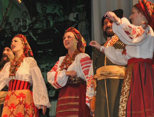 Выступление Кубанского казачьего хора. Фото http://kkx.ru/ Выступление Кубанского казачьего хора. Фото http://kkx.ru/