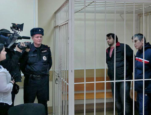 Подсудимые Майрбек Умаева (слева) и Зелимхан Каримов в зале суда. Москва, 9 декабря 2013 г. Фото Юлии Буславской для "Кавказского узла Подсудимые Майрбек Умаева (слева) и Зелимхан Каримов в зале суда. Москва, 9 декабря 2013 г. Фото Юлии Буславской для "Кавказского узла