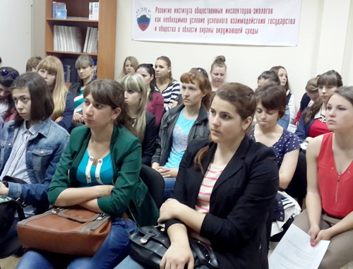 Слушатели семинара по подготовке общественных инспекторов-экологов. Майкоп, 5 мая 2014 года. Фото предоставлено территориальным объединением профсоюзов Адыгеи "Соцпроф".