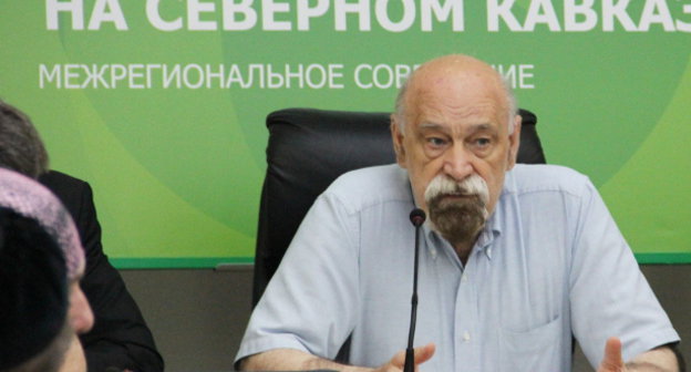 Межрегиональное совещание "Права человека и межнациональные отношения на Северном Кавказе". На фото - член Московской Хельсинкской группы Валерий Борщев. Пятигорск, 24 мая 2014 г. Фото Магомеда Туаева для "Кавказского узла"