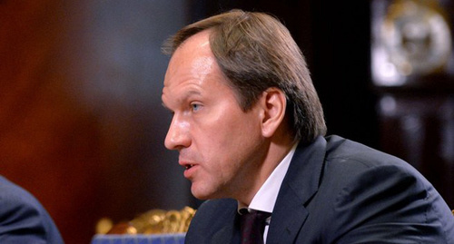 Министр Рф по делам Северного Кавказа Лев Кузнецов на совещании в Горках 2 июня 2014 г. Фото пресс-службы правительства Российской Федерации, government.ru/vice_news/12764 Министр Рф по делам Северного Кавказа Лев Кузнецов на совещании в Горках 2 июня 2014 г. Фото пресс-службы правительства Российской Федерации, government.ru/vice_news/12764