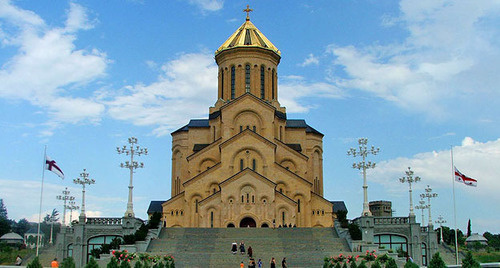 Собор Святой Троицы в Тбилиси. Фото: Monika http://ru.wikipedia.org/