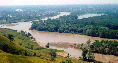 Вид на реку Кубань, Армавир, Краснодарский край. Фото: http://86137.ru/fa/47_forshtadt/vid_s_gori_na_reku_kuban_2.htm Вид на реку Кубань, Армавир, Краснодарский край. Фото: http://86137.ru/fa/47_forshtadt/vid_s_gori_na_reku_kuban_2.htm