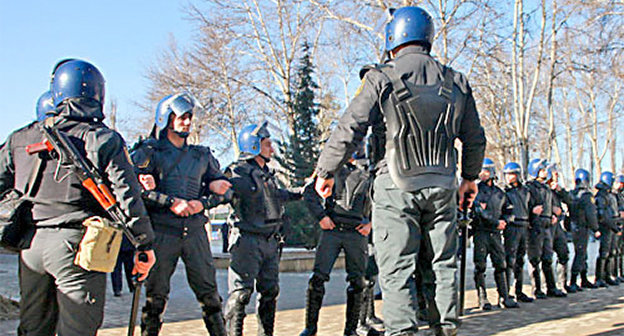 Полиция на улицах Исмаиллы. Азербайджан, 24 января 2013 г. Фото Азиза Каримова для "Кавказского узла"

