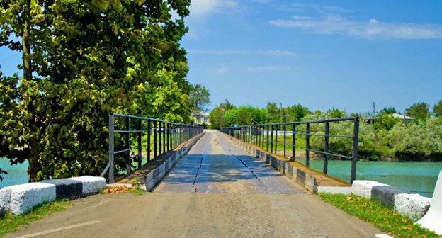 Мост через реку Ингури. Фото https://ru.wikipedia.org