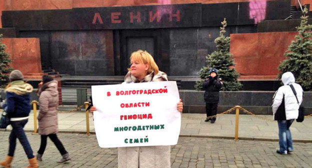 Надежда Киреева во время пикета. Москва, 31 октября 2014 г. Фото Екатерины Мальдон 