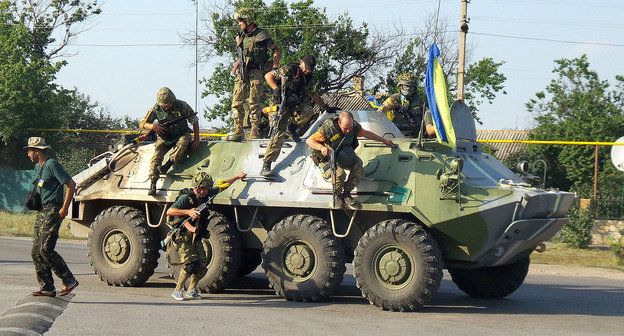 Бойцы батальона «Донбасс» в зоне боевых действий. Фото: Ліонкінг https://ru.wikipedia.org/