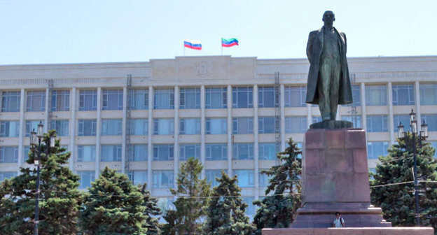 Здание администрации Махачкалы. Дагестан. Фото: Аль-Гимравий https://ru.wikipedia.org/