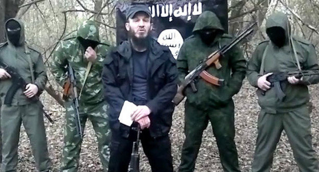 Сулейман Зайланабидов (в центре). Кадр из видео пользователя Сулейман Амир www.youtube.com