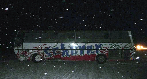 Автобус - участник аварии. Фото: http://www.61.mchs.gov.ru/operationalpage/emergency/detail.php?ID=29440 Автобус - участник аварии. Фото: http://www.61.mchs.gov.ru/operationalpage/emergency/detail.php?ID=29440