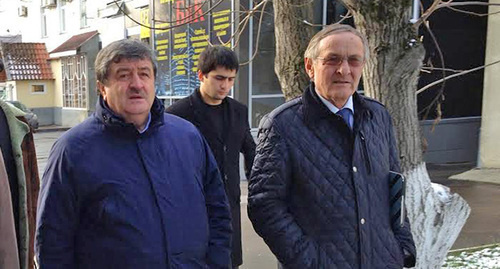 Адвокаты имама Кисловодска Курман-Али Байчорова Мусаев (слева) и Магомед Гушакаев (справа). Фото Магомеда Магомедова для "Кавказского узла" Адвокаты имама Кисловодска Курман-Али Байчорова Мусаев (слева) и Магомед Гушакаев (справа). Фото Магомеда Магомедова для "Кавказского узла"