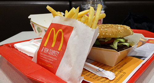 Обед в ресторане McDonald's. Фото Нины Тумановой для "Кавказского узла" Обед в ресторане McDonald's. Фото Нины Тумановой для "Кавказского узла"
