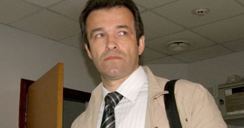 Адвокат главы Чечни Рамзана Кадырова Андрей Красненков в здании Хамовнического суда в Москве. 10 мая 2011 г. Фото корреспондента "Кавказского узла" Адвокат главы Чечни Рамзана Кадырова Андрей Красненков в здании Хамовнического суда в Москве. 10 мая 2011 г. Фото корреспондента "Кавказского узла"