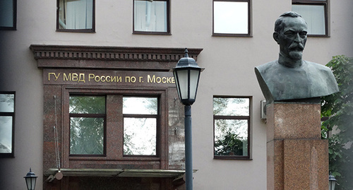 Бюст Дзержинского при входе в ГУ МВД по Москве. Фото Нины Тумановой для "Кавказского узла" Бюст Дзержинского при входе в ГУ МВД по Москве. Фото Нины Тумановой для "Кавказского узла"