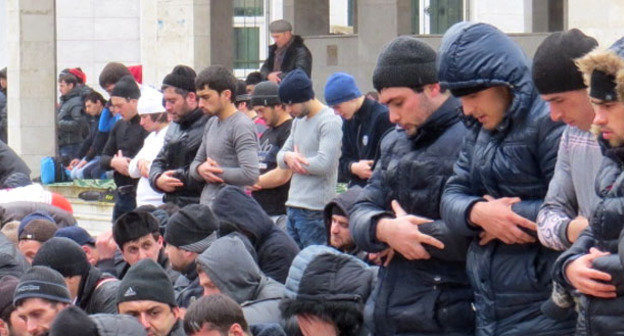 Общереспубликанский мавлид в центральной Джума-мечети Дагестана. Махачкала, 23 января 2015 г. Фото Тимура Исаева для "Кавказского узла"