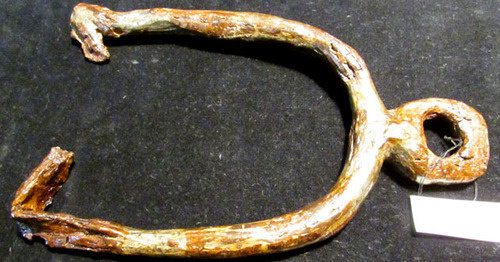 Стремена из коллекции хазарских предметов начала VIII века. Волгоград, 6 февраля 2015 г. Фото Вячеслава Ященко для "Кавказского узла"