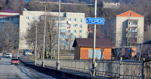 Владикавказ, мост над рекой Терек. Фото Ахмеда Альдебирова для "Кавказского узла" Владикавказ, мост над рекой Терек. Фото Ахмеда Альдебирова для "Кавказского узла"