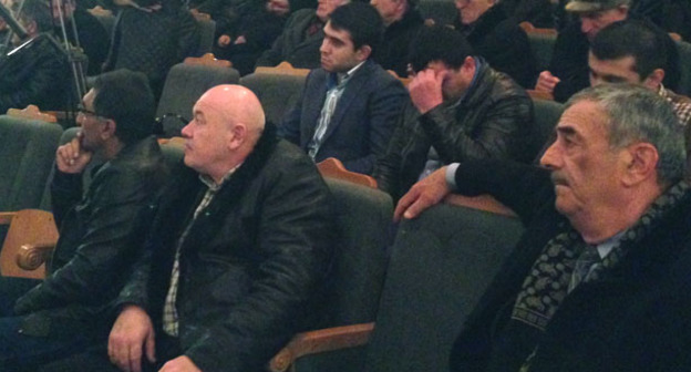 Участники схода Совета старейшин Дербента. 11 февраля 2015 г.Фото Магомеда Магомедова для "Кавказского узла"