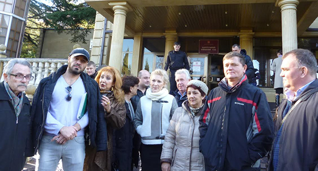 На фото участники процесса над застройщиком Эдуардом Безрукавым. Фото Светланы Кравченко 