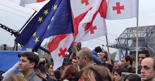 Акция "Мы выбираем Европу". Тбилиси, апрель 2014 г. Фото Эдиты Бадасян для "Кавказского узла" Акция "Мы выбираем Европу". Тбилиси, апрель 2014 г. Фото Эдиты Бадасян для "Кавказского узла"