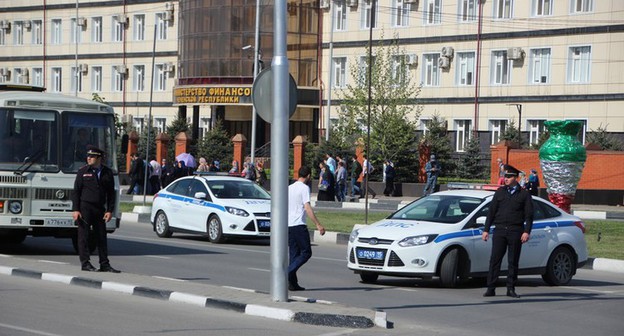 Сотрудники правоохранительных органов. Грозный. Фото Магомеда Магомедова для "Кавказского узла"