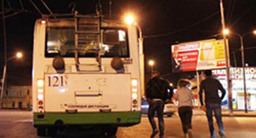 Троллейбус в Астрахани. Фото: http://www.ast-news.ru/upload/iblock/8d0/9j7ssOp-x8w250.jpg Троллейбус в Астрахани. Фото: http://www.ast-news.ru/upload/iblock/8d0/9j7ssOp-x8w250.jpg