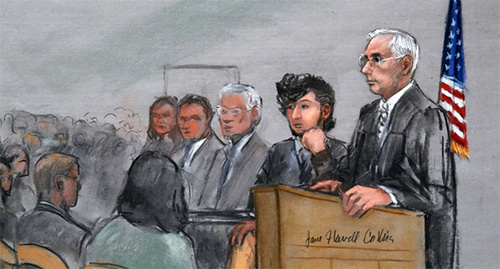 На рисунке Джохар Царнаев в зале суда. Фото: http://www.golos-ameriki.ru/content/tsarnaev-verdict/2711629.html На рисунке Джохар Царнаев в зале суда. Фото: http://www.golos-ameriki.ru/content/tsarnaev-verdict/2711629.html