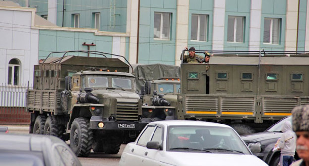 Военная техника в центре Грозного. Фото Магомеда Магомедова для "Кавказского узла"
