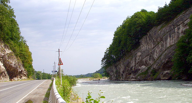 Река Ардон. Фото: LxAndrew, https://ru.wikipedia.org/wiki/%C0%F0%E4%EE%ED_(%F0%E5%EA%E0)#/media/File:014_%D0%90%D1%80%D0%B4%D0%BE%D0%BD.JPG