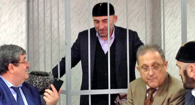 Слушание дела имама Кисловодска Курман-али Байчорова (в центре) в Предгорном районном суде Ставропольского края. 2 декабря 2014 г. Фото Магомеда Магомедова для "Кавказского узла"