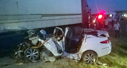 На месте ДТП в Темрюкском районе, 30.08.2015. Фото: http://23.mchs.gov.ru/operationalpage/operational/item/3047472/ На месте ДТП в Темрюкском районе, 30.08.2015. Фото: http://23.mchs.gov.ru/operationalpage/operational/item/3047472/