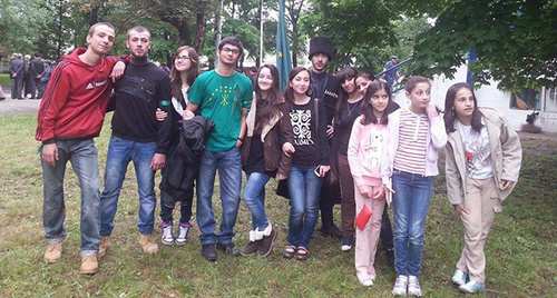 Молодые репатрианты из Сирии. Фото^ открытая  страница facebook,  https://www.facebook.com/groups/433298283464889/permalink/734290083365706/