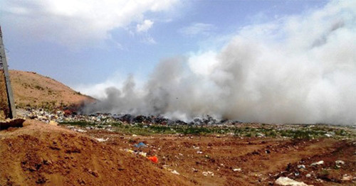 Пожар на свалке в районе поселка Фунтово. Астраханская область, 23 сентября 2015 г. Фото http://www.astrakhanfm.ru/ Пожар на свалке в районе поселка Фунтово. Астраханская область, 23 сентября 2015 г. Фото http://www.astrakhanfm.ru/