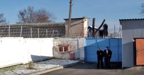 СИЗО в Нальчике. Кадр из видео пользователя Кавказская политика http://www.youtube.com/watch?v=VLXez5eqNNo