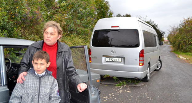 Инвалид 1 группы Татьяна Капустина с сыном. Фото Светланы Кравчкенко для "Кавказского узла"