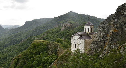Шоанинский храм. Фото: Boris Besleneev, https://ru.wikipedia.org/wiki/Шоанинский_храм#/media/File:%D0%A5%D1%80%D0%B8%D1%81%D1%82%D0%B8%D0%B0%D0%BD%D1%81%D0%BA%D0%B8%D0%B9_%D1%85%D1%80%D0%B0%D0%BC_X_%D0%B2%D0%B5%D0%BA%D0%B0.jpg 