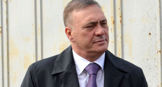 И. о. сити-менеджера Борис Албегов. Фото http://region15.ru/news/2015/11/03/18-10/