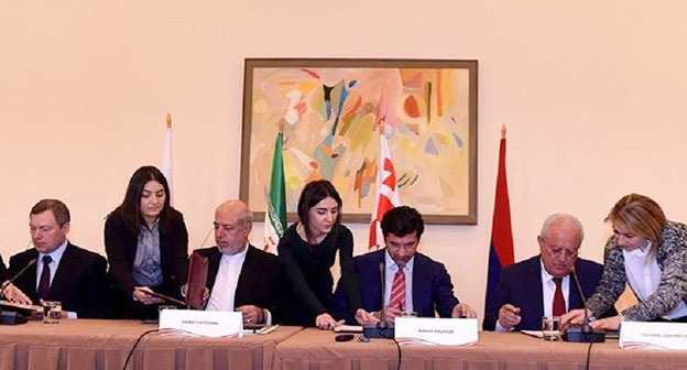 Подписание меморандума в сфере энергетики. Фото: https://www.facebook.com/minenergygovge