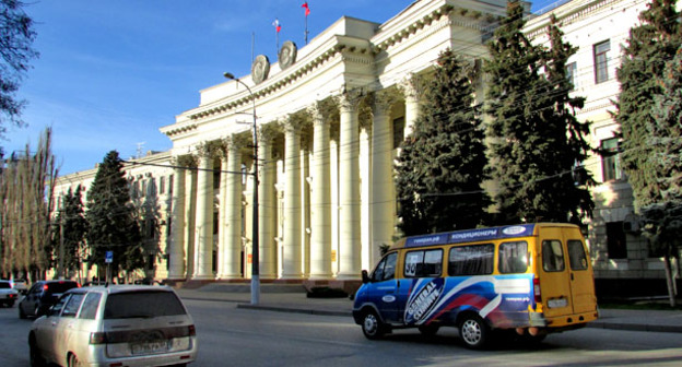 Здание Волгоградской областной думы и региональной администрации. Фото Вячеслава Ященко для "Кавказского узла"