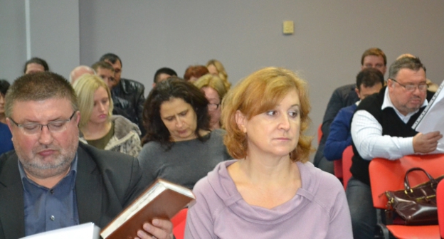 Участники круглого стола по проблеме обманутых дольщиков в Сочи. 23 декабря 2015 года. Фото Светланы Кравченко для "Кавказского узла"